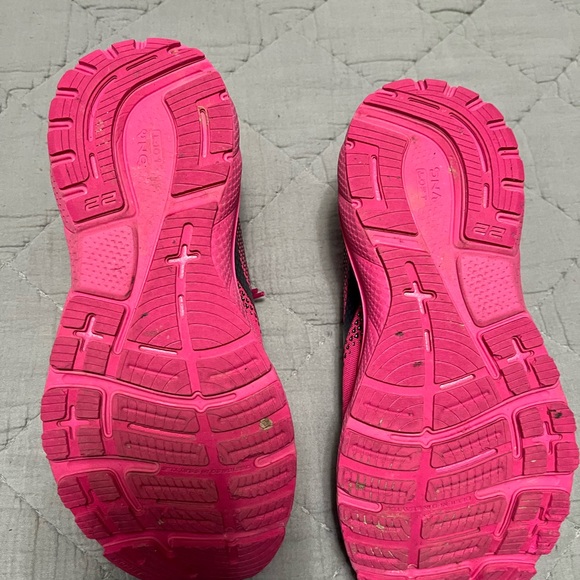 Brooks Women's Fuchsia Sneakers - Picture 5 of 5